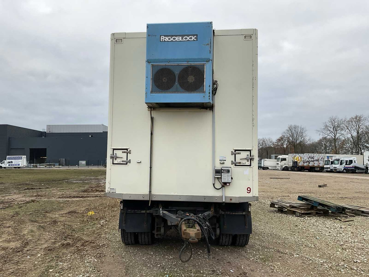 2004 VOGELZANG VA-10-10GB SLIM FRIDGE TRAILER - Remolque: foto 2 2004 VOGELZANG VA-10-10GB SLIM FRIDGE TRAILER - Remolque: foto 2