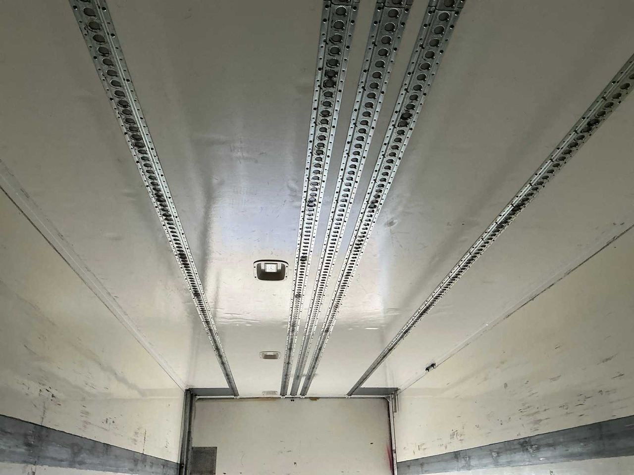 Remolque 2007 DRACO AXS220 CONDITIONED DRAWSTRING TRAILER: foto 18 Remolque 2007 DRACO AXS220 CONDITIONED DRAWSTRING TRAILER: foto 18