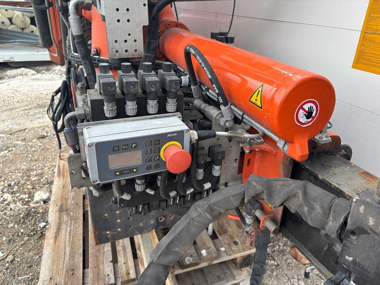 ATLAS - 126.3E - A3 - 2023 - HYDRAULIC ARM WITH UPERSTRUCTURE - Remolque: foto 4 ATLAS - 126.3E - A3 - 2023 - HYDRAULIC ARM WITH UPERSTRUCTURE - Remolque: foto 4