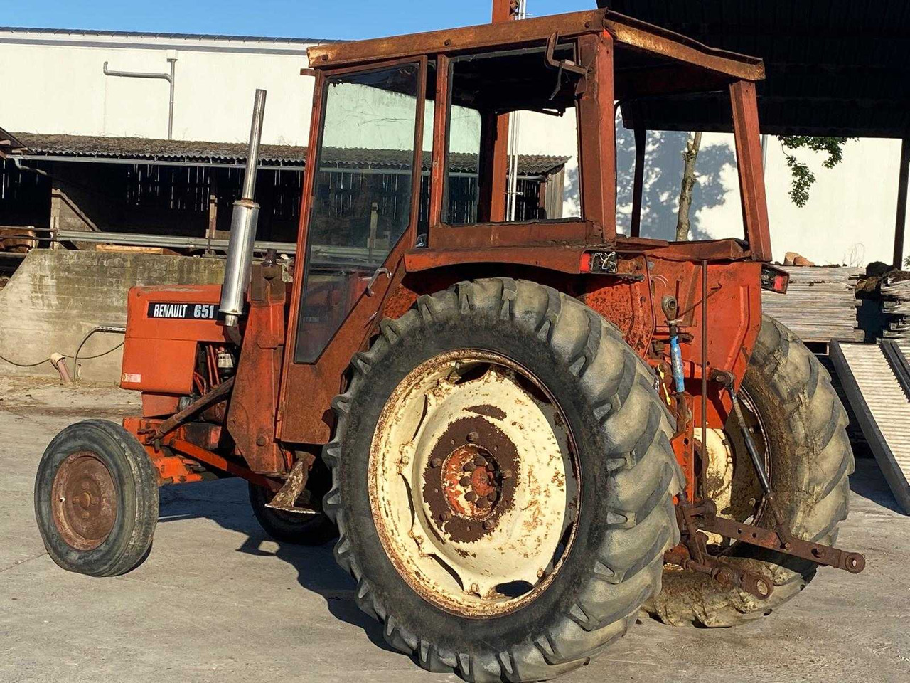 Renault 651 - Tractor municipal: foto 4 Renault 651 - Tractor municipal: foto 4