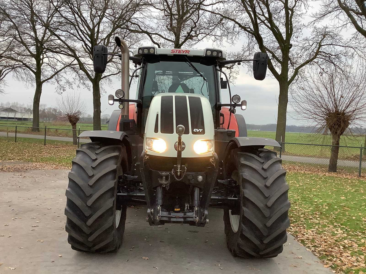 STEYR - 2016 - CVT 6240 - ALL-WHEEL DRIVE FARM TRACTOR - Tractor: foto 2 STEYR - 2016 - CVT 6240 - ALL-WHEEL DRIVE FARM TRACTOR - Tractor: foto 2