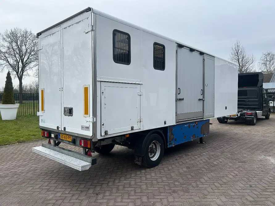 2001 COOPER 6.9 TON HORSE TRAILER BE SEMI-TRAILER - Semirremolque: foto 1 2001 COOPER 6.9 TON HORSE TRAILER BE SEMI-TRAILER - Semirremolque: foto 1