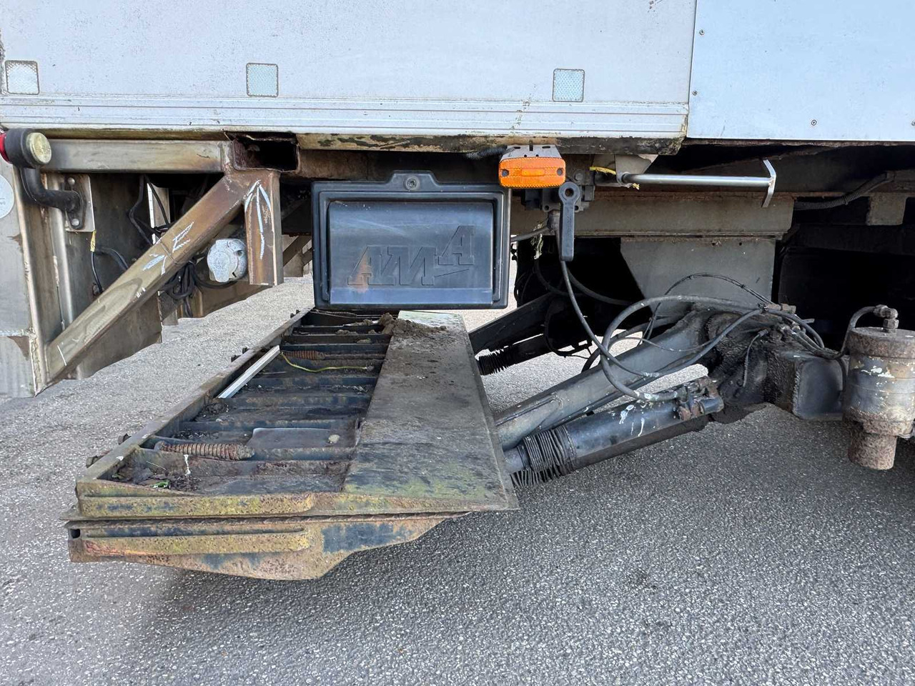 H.T.F. - 2002 - HZP32 - SEMI-TRAILER WITH CLOSED BODY WITH STEERED REAR AXLE, AMA TAIL LIFT 14 METERS OG-13-ZV - Semirremolque: foto 5 H.T.F. - 2002 - HZP32 - SEMI-TRAILER WITH CLOSED BODY WITH STEERED REAR AXLE, AMA TAIL LIFT 14 METERS OG-13-ZV - Semirremolque: foto 5