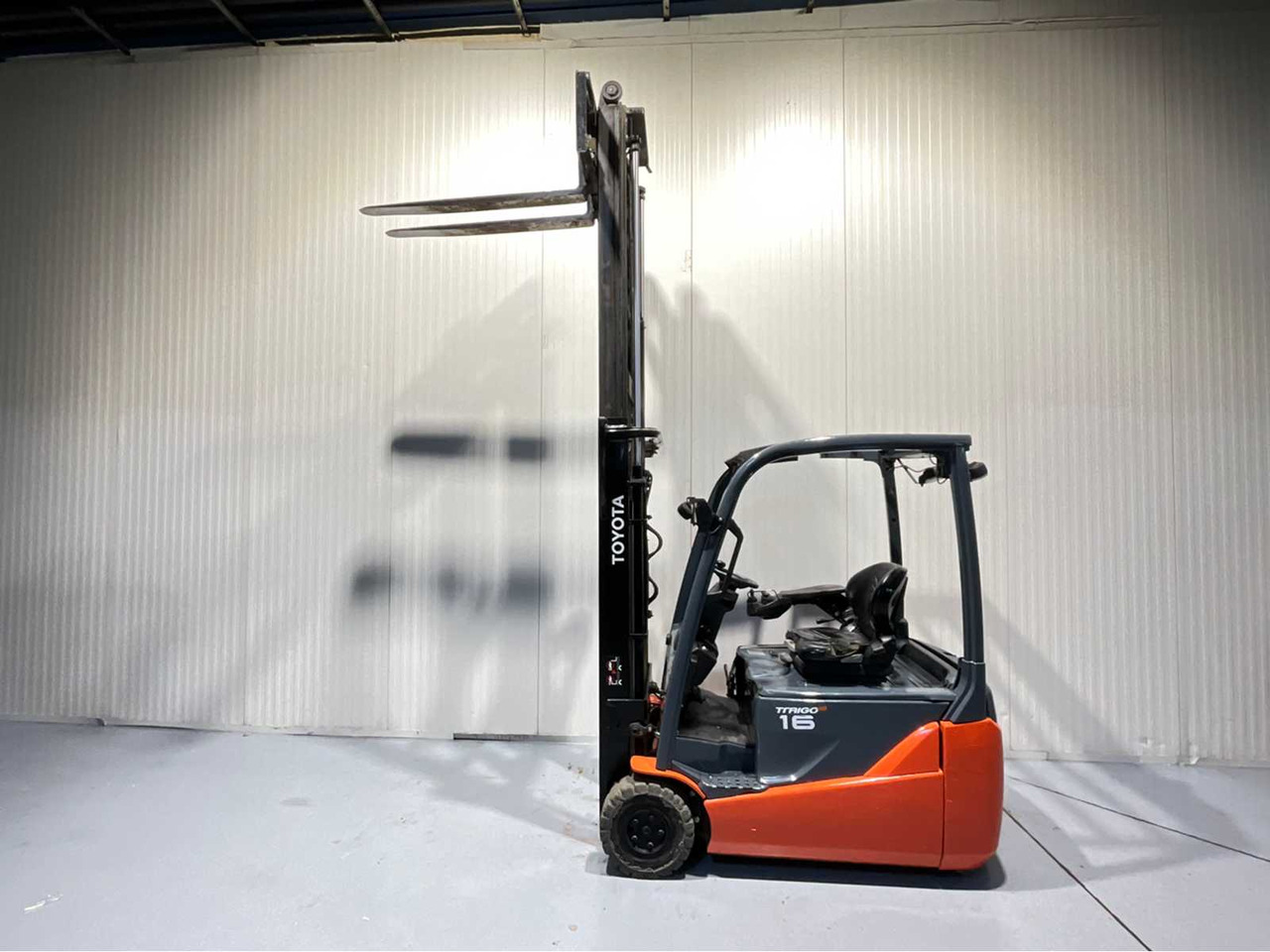 TOYOTA - 8FBE16T - FORKLIFT, FREELIFT SIDESHIFT, FREE-LIFT, YEAR OF MANUFACTURE 2018 - Carretilla elevadora: foto 5 TOYOTA - 8FBE16T - FORKLIFT, FREELIFT SIDESHIFT, FREE-LIFT, YEAR OF MANUFACTURE 2018 - Carretilla elevadora: foto 5