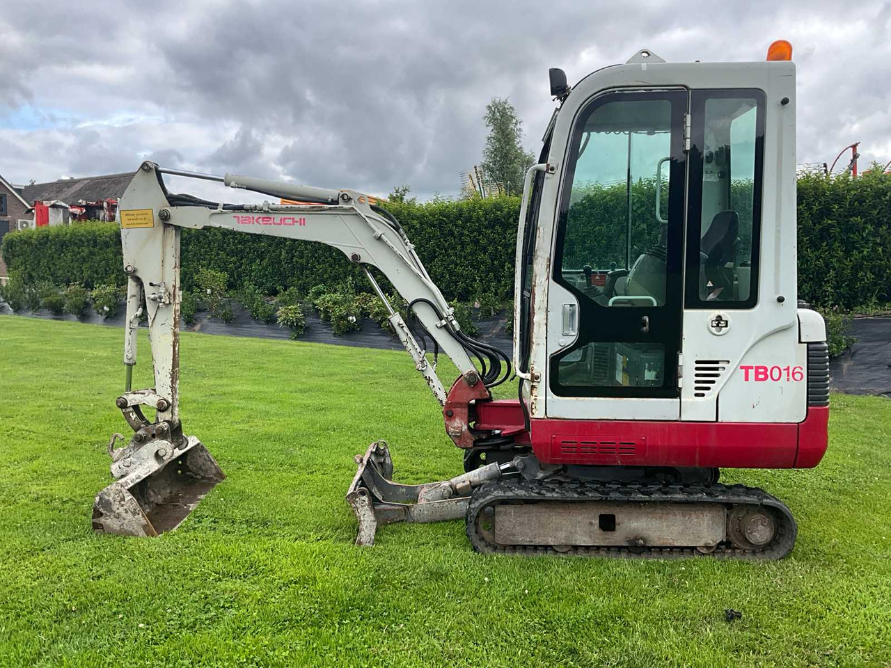 Takeuchi TB016 - Miniexcavadora: foto 5 Takeuchi TB016 - Miniexcavadora: foto 5