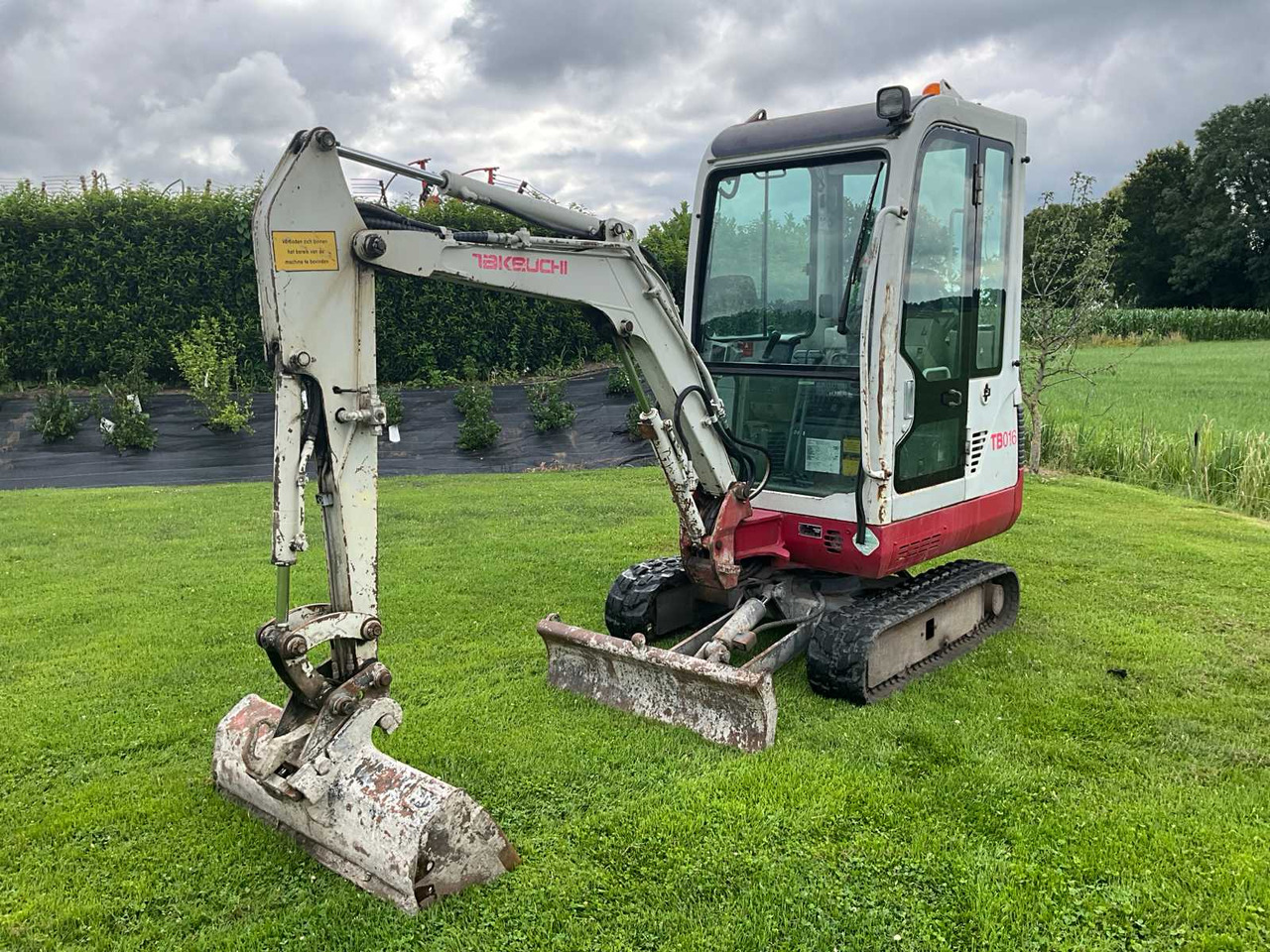 Takeuchi TB016 - Miniexcavadora: foto 1 Takeuchi TB016 - Miniexcavadora: foto 1