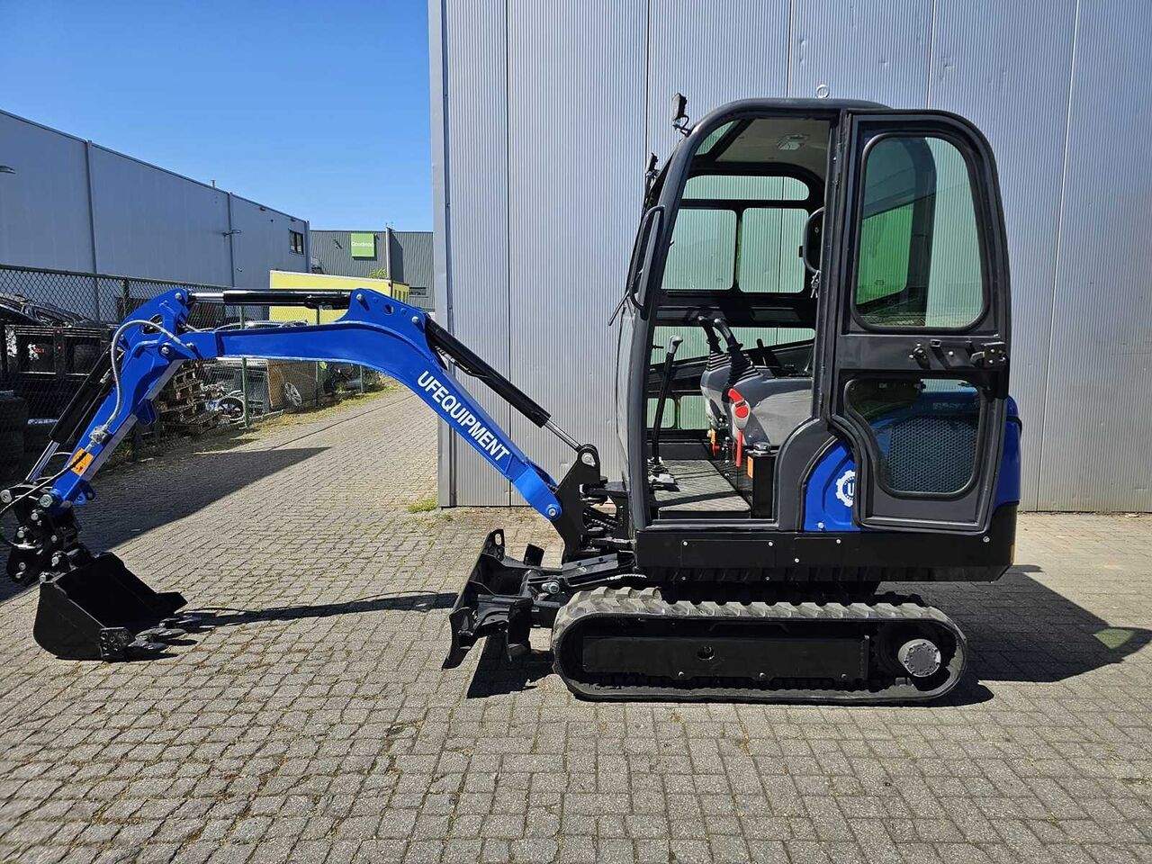 UF EQUIPMENT NM25 - MINI EXCAVATOR - QUICK CHANGE SYSTEM - 3 BUCKETS - 2026 - Miniexcavadora: foto 3 UF EQUIPMENT NM25 - MINI EXCAVATOR - QUICK CHANGE SYSTEM - 3 BUCKETS - 2026 - Miniexcavadora: foto 3