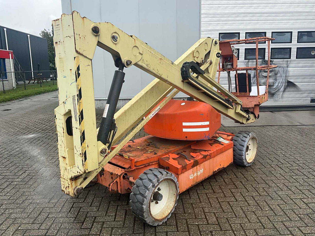 "Upright" "UPRIGHT" - AB38N - ARTICULATED TELESCOPIC BOOM LIFT - 2007 - Plataforma elevadora: foto 1 "Upright" "UPRIGHT" - AB38N - ARTICULATED TELESCOPIC BOOM LIFT - 2007 - Plataforma elevadora: foto 1