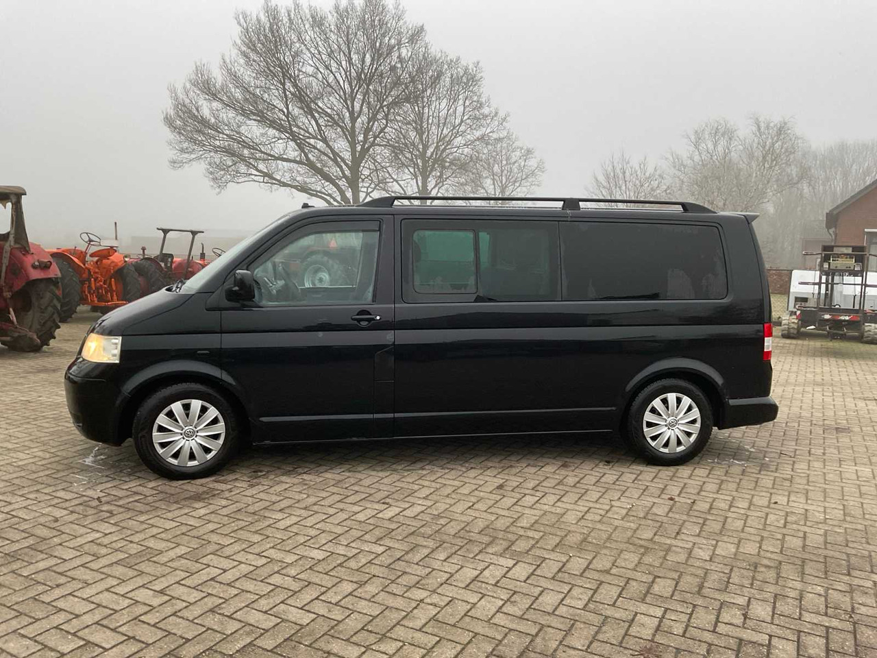 2006 VOLKSWAGEN CARAVELLE 2.5 TDI 340 TREND.DC COMMERCIAL VEHICLE - Vehículo comercial ligero: foto 1 2006 VOLKSWAGEN CARAVELLE 2.5 TDI 340 TREND.DC COMMERCIAL VEHICLE - Vehículo comercial ligero: foto 1