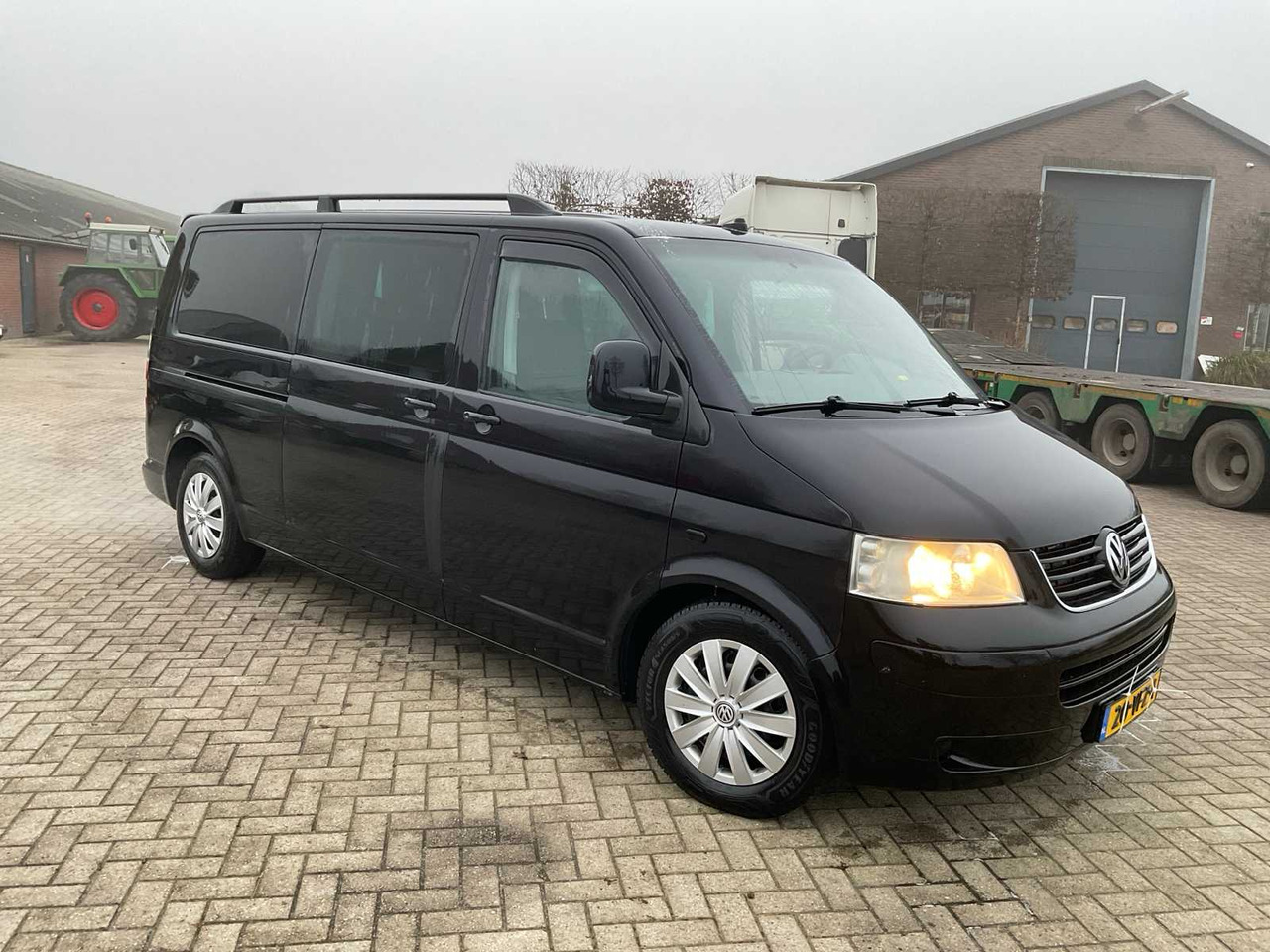 2006 VOLKSWAGEN CARAVELLE 2.5 TDI 340 TREND.DC COMMERCIAL VEHICLE - Vehículo comercial ligero: foto 2 2006 VOLKSWAGEN CARAVELLE 2.5 TDI 340 TREND.DC COMMERCIAL VEHICLE - Vehículo comercial ligero: foto 2