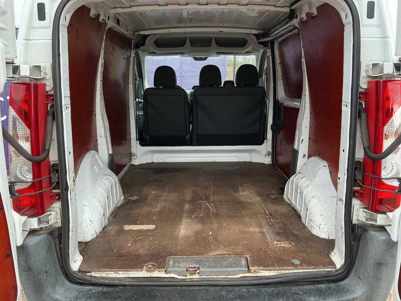 2008 - CITROEN - JUMPY - 10 1.6 HDI L1 H1 - COMMERCIAL VEHICLE - Vehículo comercial ligero: foto 5 2008 - CITROEN - JUMPY - 10 1.6 HDI L1 H1 - COMMERCIAL VEHICLE - Vehículo comercial ligero: foto 5