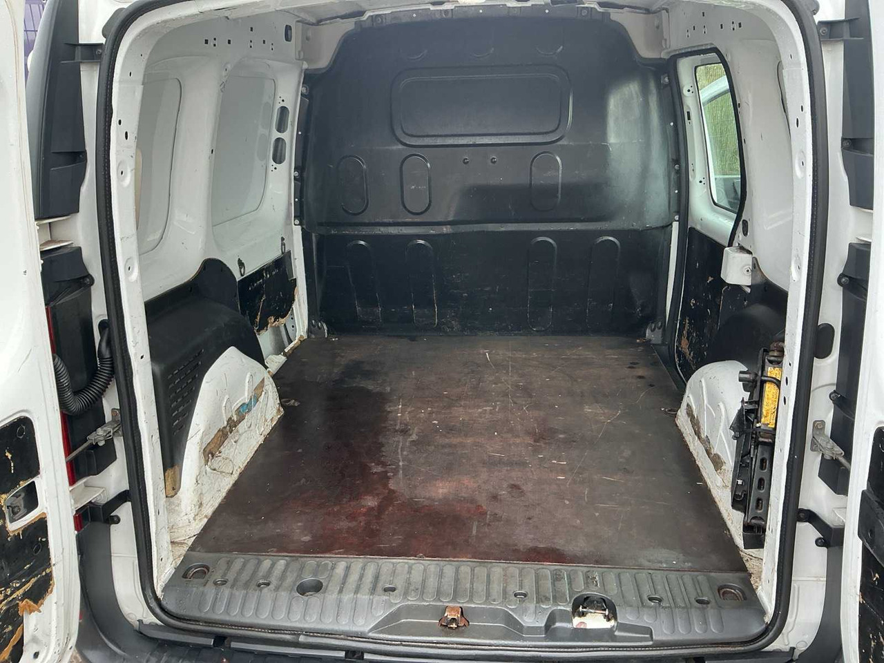 2014 - MERCEDES-BENZ - CITAN - 108 CDI ECONOMY - COMMERCIAL VEHICLE - Vehículo comercial ligero: foto 5 2014 - MERCEDES-BENZ - CITAN - 108 CDI ECONOMY - COMMERCIAL VEHICLE - Vehículo comercial ligero: foto 5