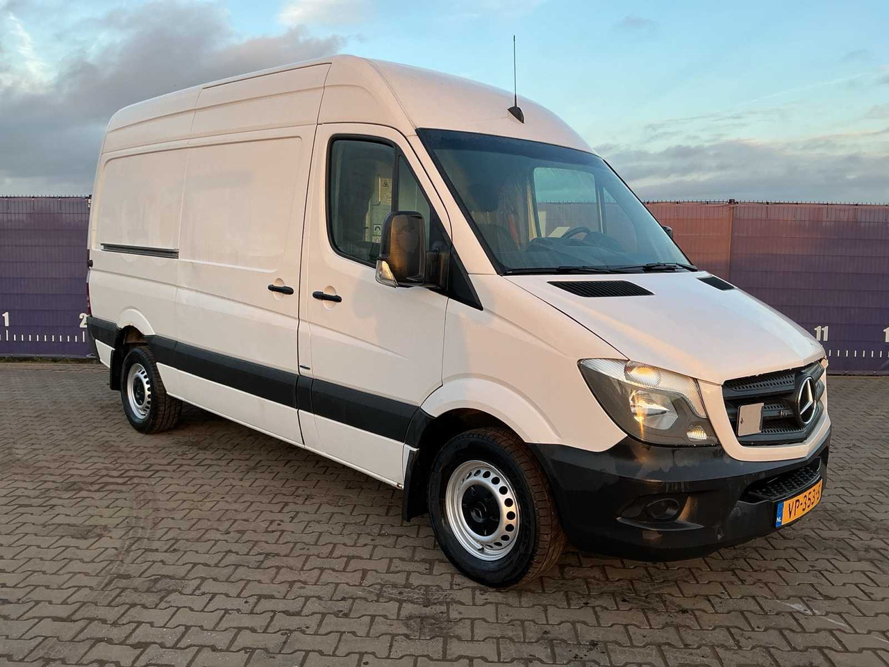 2015 - MERCEDES-BENZ - SPRINTER - 413 2.2 CDI 366 HDDC - COMMERCIAL VEHICLE - Vehículo comercial ligero: foto 2 2015 - MERCEDES-BENZ - SPRINTER - 413 2.2 CDI 366 HDDC - COMMERCIAL VEHICLE - Vehículo comercial ligero: foto 2
