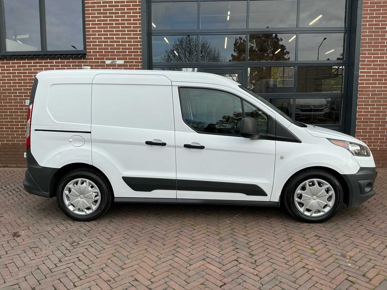 FORD TRANSIT CONNECT 1.5 TDCI L1 ECONOMY VAN - Vehículo comercial ligero: foto 3 FORD TRANSIT CONNECT 1.5 TDCI L1 ECONOMY VAN - Vehículo comercial ligero: foto 3