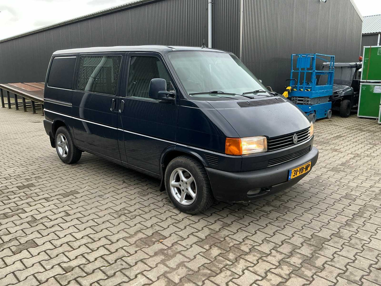 VOLKSWAGEN TRANSPORTER T4 2.4D 5 CYLINDER COMMERCIAL VEHICLE WITH RAMP/LOADING PLATFORM - Vehículo comercial ligero: foto 3 VOLKSWAGEN TRANSPORTER T4 2.4D 5 CYLINDER COMMERCIAL VEHICLE WITH RAMP/LOADING PLATFORM - Vehículo comercial ligero: foto 3