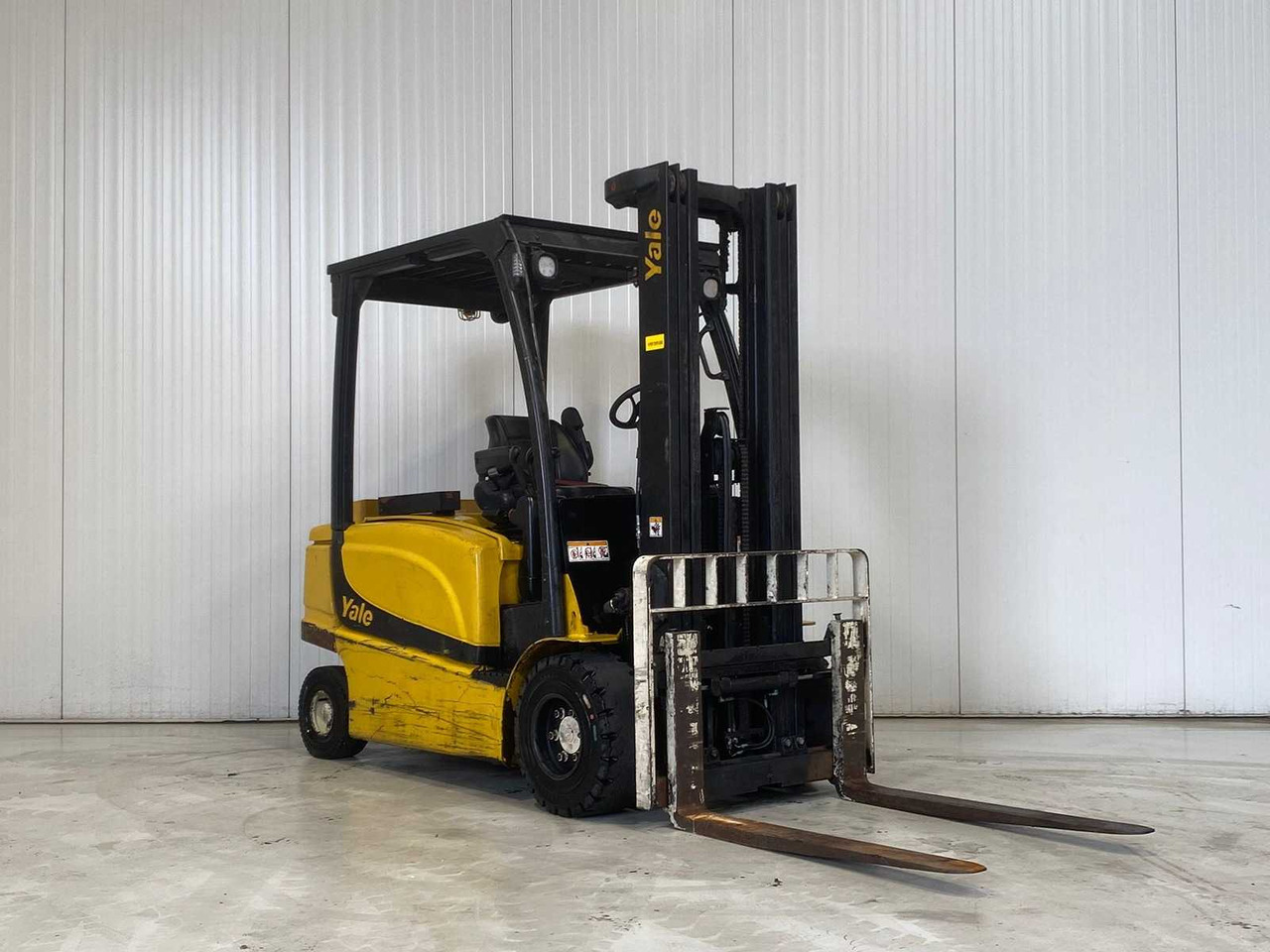 YALE - 2013 - ERP 35 VL - FORKLIFT - TRIPLEX - FREE-LIFT - SIDE-SHIFT - Carretilla elevadora: foto 1 YALE - 2013 - ERP 35 VL - FORKLIFT - TRIPLEX - FREE-LIFT - SIDE-SHIFT - Carretilla elevadora: foto 1