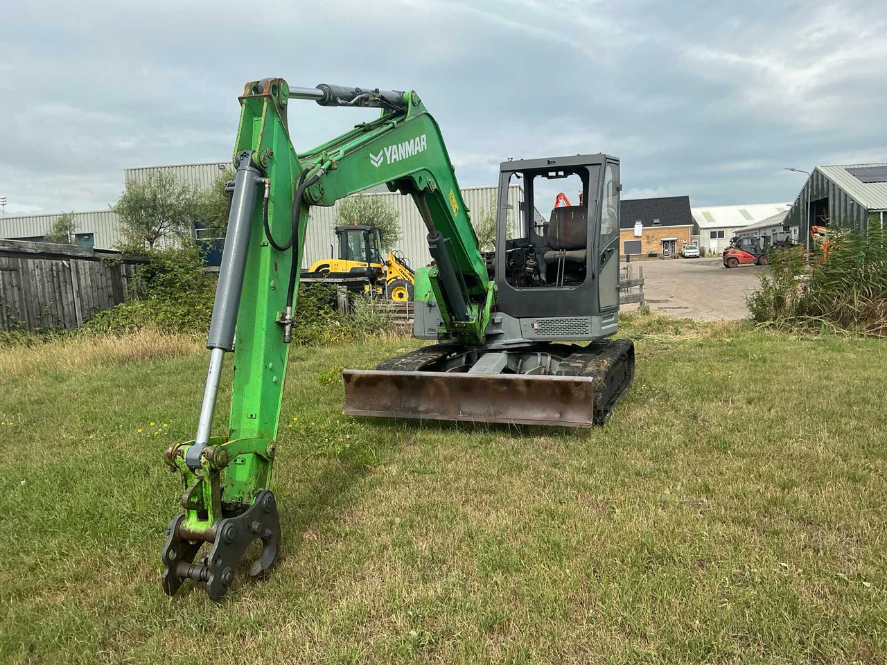 YANMAR VIO80U - Excavadora de cadenas: foto 3 YANMAR VIO80U - Excavadora de cadenas: foto 3