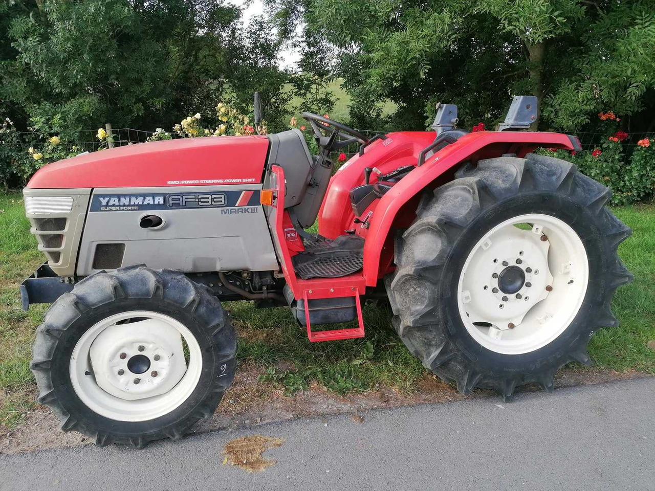 Yanmar AF-33 - Tractor viñedo/ Frutero: foto 1 Yanmar AF-33 - Tractor viñedo/ Frutero: foto 1