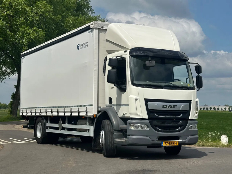 DAF CF 320 LF320.18 EURO6. SchuifzeilBakwagen met Laadklep. in TOPSTAAT! - Camión lona: foto 2 DAF CF 320 LF320.18 EURO6. SchuifzeilBakwagen met Laadklep. in TOPSTAAT! - Camión lona: foto 2