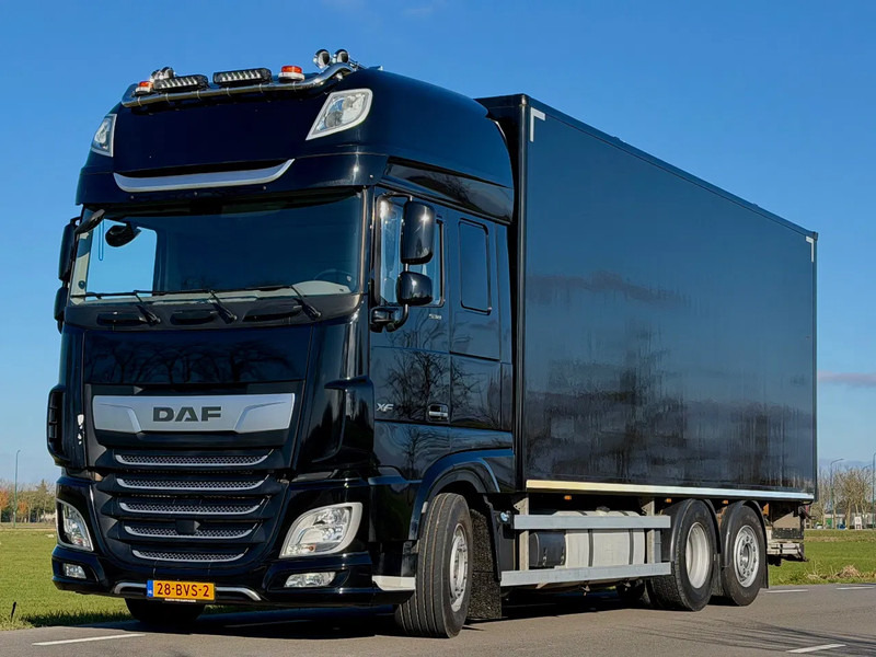 DAF XF 530 XF530.26 EURO6. 2021. 138777 - Camión caja cerrada: foto 2 DAF XF 530 XF530.26 EURO6. 2021. 138777 - Camión caja cerrada: foto 2