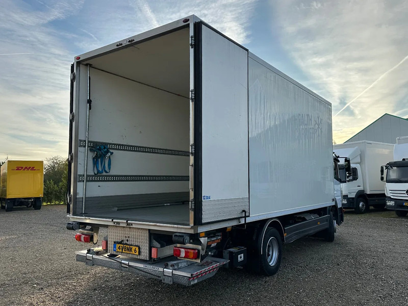 Mercedes-Benz Atego ATEGO1218 GEISOLEERDE OPBOUW 620x247x260! 2000kg Laadklep. - Camión caja cerrada: foto 3 Mercedes-Benz Atego ATEGO1218 GEISOLEERDE OPBOUW 620x247x260! 2000kg Laadklep. - Camión caja cerrada: foto 3