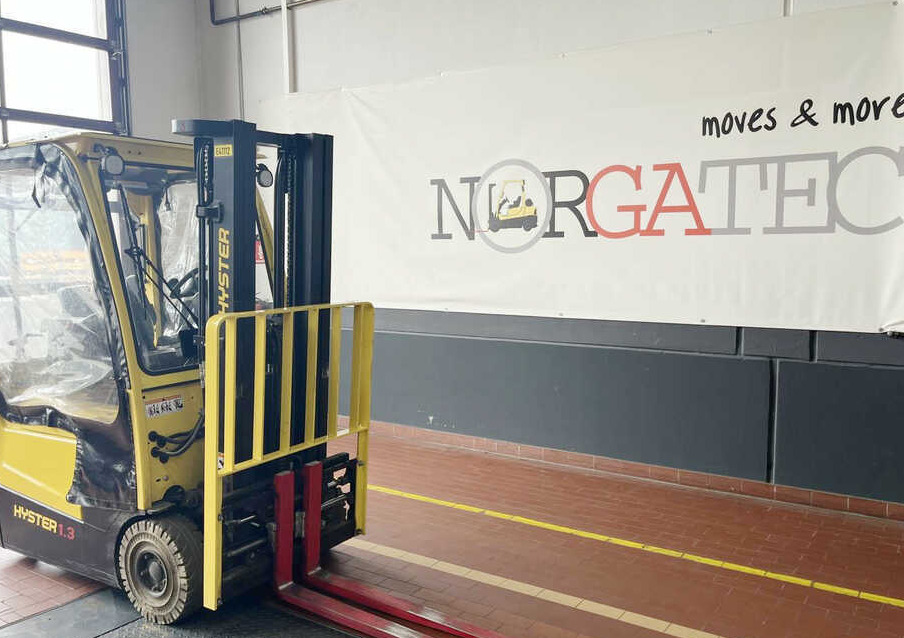 Hyster A.1.3XNT - Carretilla elevadora eléctrica: foto 2 Hyster A.1.3XNT - Carretilla elevadora eléctrica: foto 2