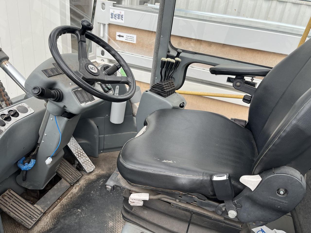 Kalmar DCD90-6 - Carretilla elevadora diésel: foto 4 Kalmar DCD90-6 - Carretilla elevadora diésel: foto 4