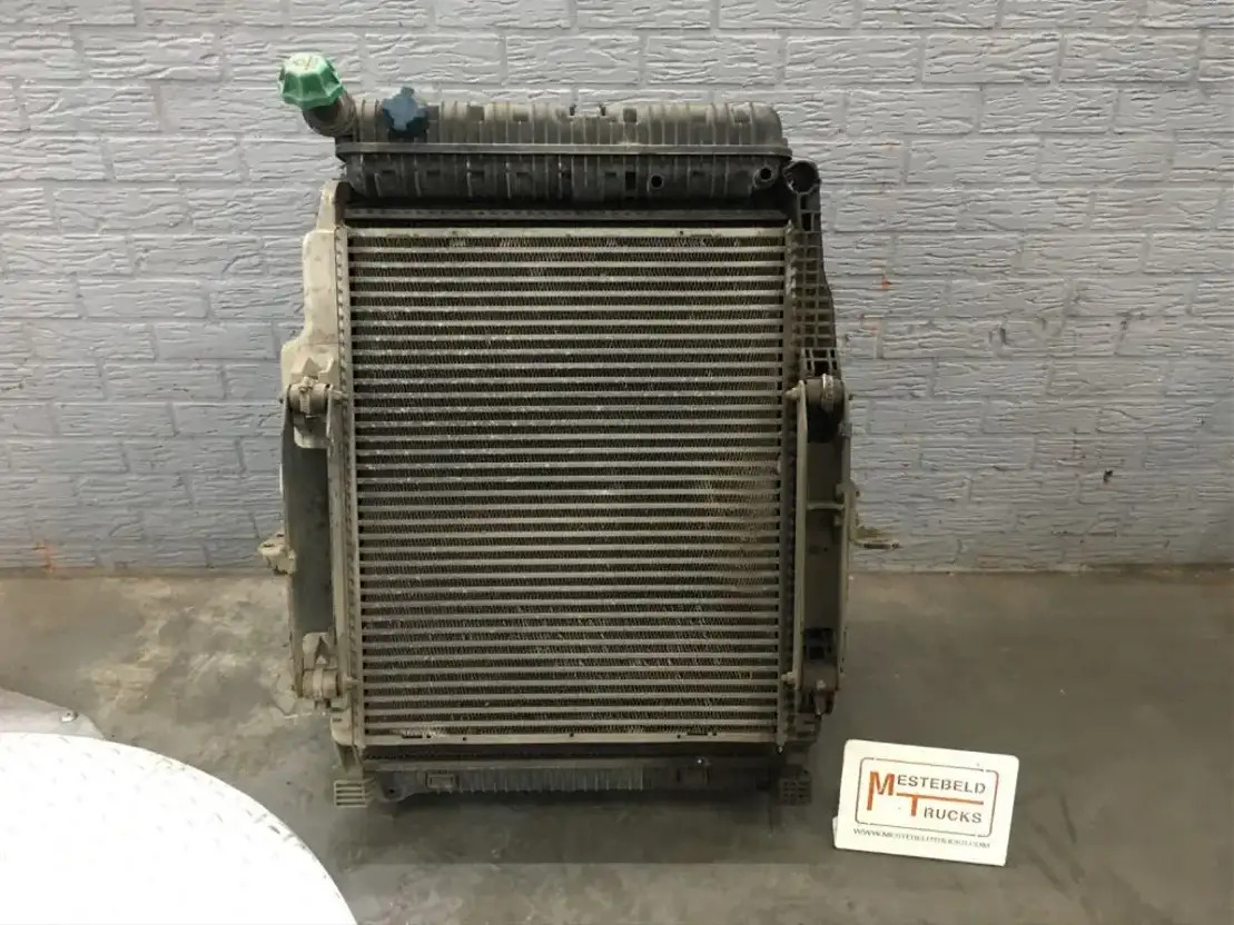 Mercedes-Benz Radiateur compleet - Sistema de refrigeración para Camión: foto 1 Mercedes-Benz Radiateur compleet - Sistema de refrigeración para Camión: foto 1