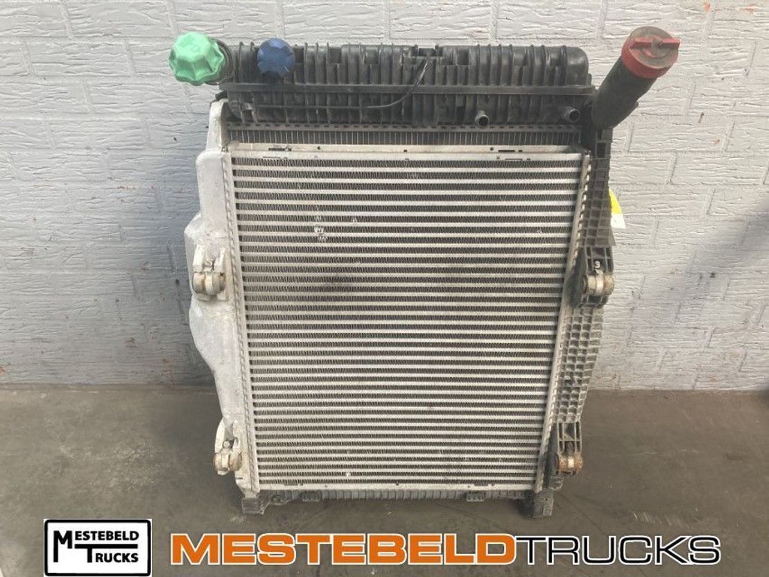 Mercedes-Benz Radiateur met intercooler - Radiador para Camión: foto 2 Mercedes-Benz Radiateur met intercooler - Radiador para Camión: foto 2