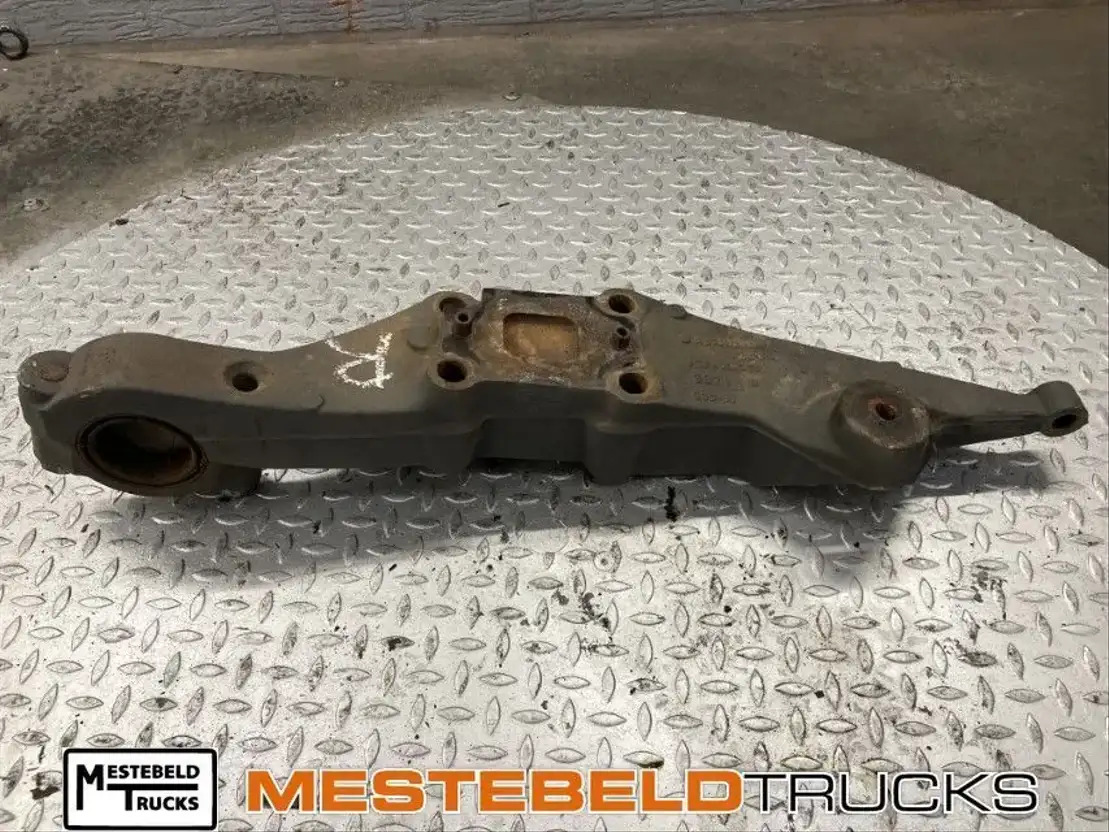 Mercedes-Benz Steun rechts van luchtbalg achteras - Bastidor/ Chasis para Camión: foto 1 Mercedes-Benz Steun rechts van luchtbalg achteras - Bastidor/ Chasis para Camión: foto 1