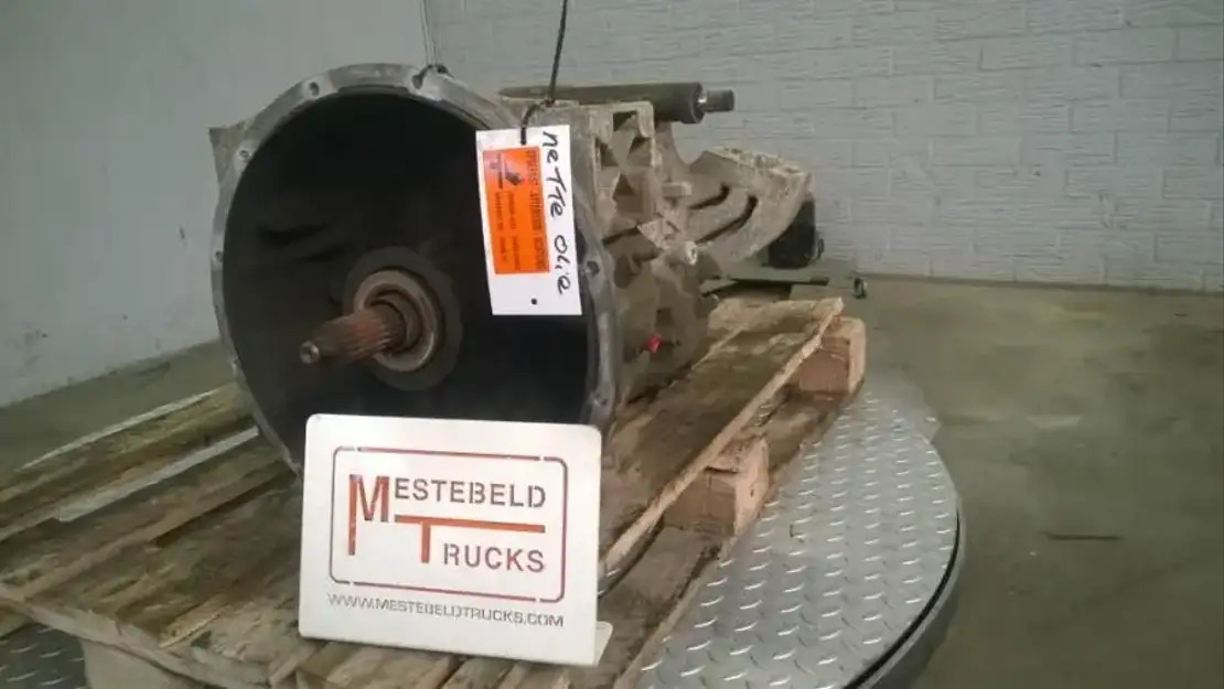 Mercedes-Benz Versnellingsbakbak ZF S5-42 Atego - Caja de cambios y piezas para Camión: foto 1 Mercedes-Benz Versnellingsbakbak ZF S5-42 Atego - Caja de cambios y piezas para Camión: foto 1