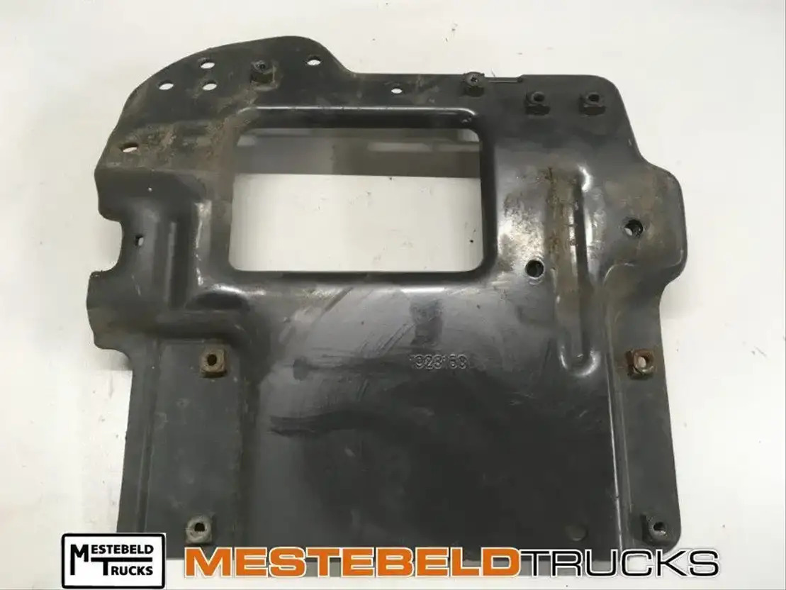 Scania Koplampsteun G410 rechts - Bastidor/ Chasis para Camión: foto 1 Scania Koplampsteun G410 rechts - Bastidor/ Chasis para Camión: foto 1