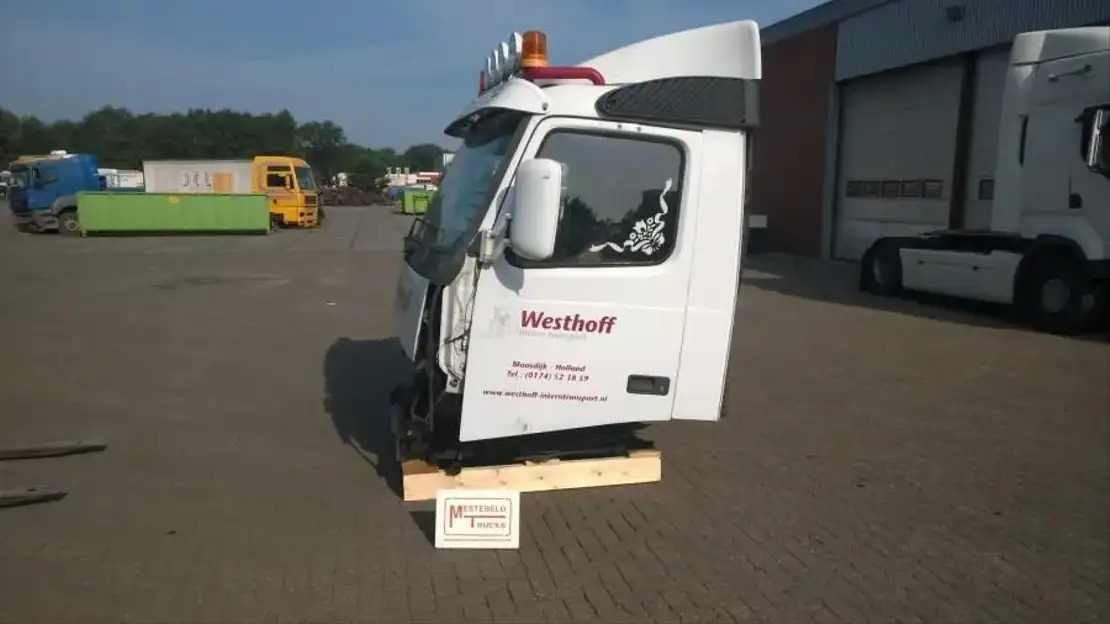 Volvo Cabine - Cabina e interior para Camión: foto 2 Volvo Cabine - Cabina e interior para Camión: foto 2