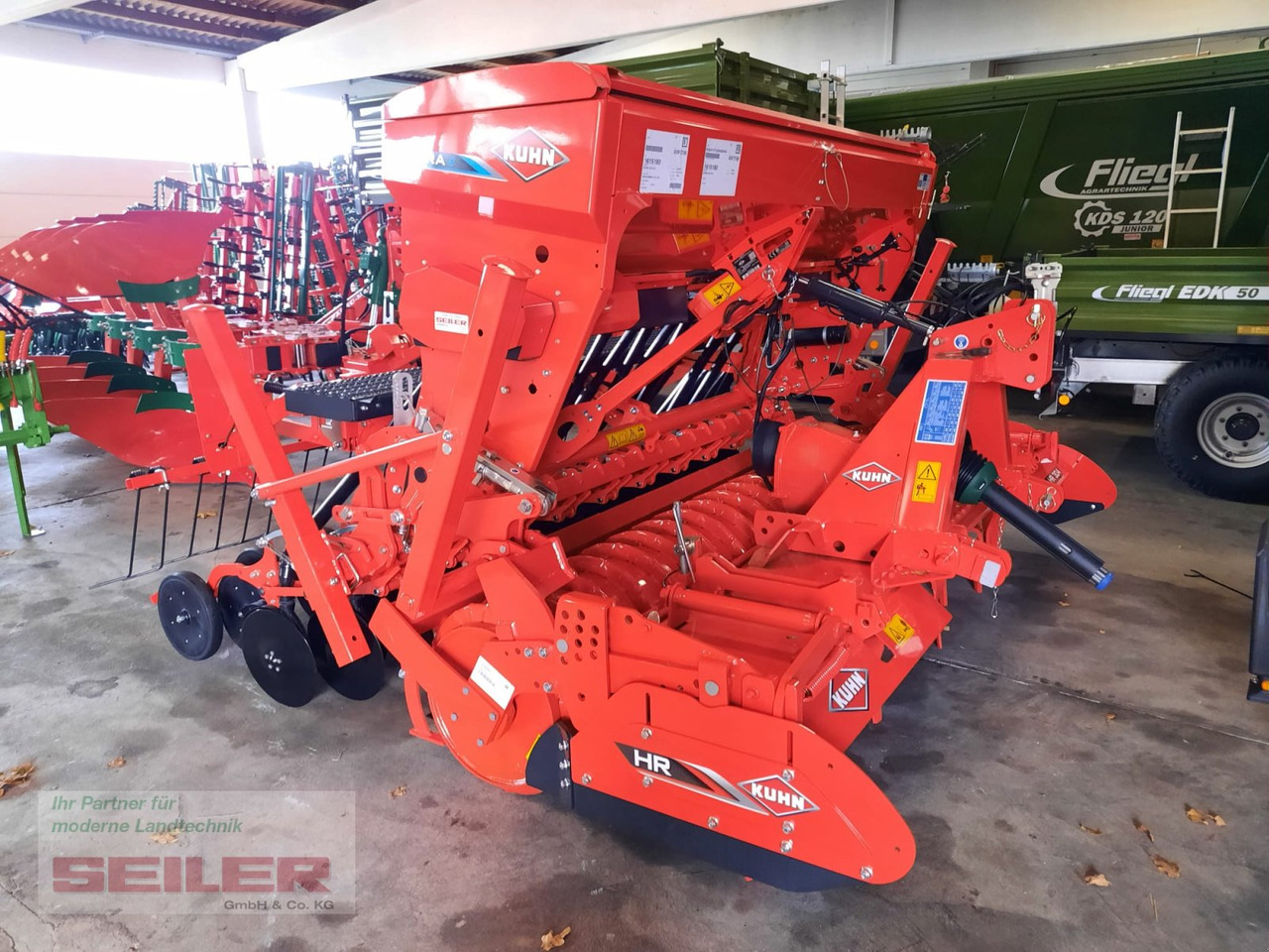 Kuhn HR 304 + Sitera 330-20E - Combinado de siembra: foto 4 Kuhn HR 304 + Sitera 330-20E - Combinado de siembra: foto 4