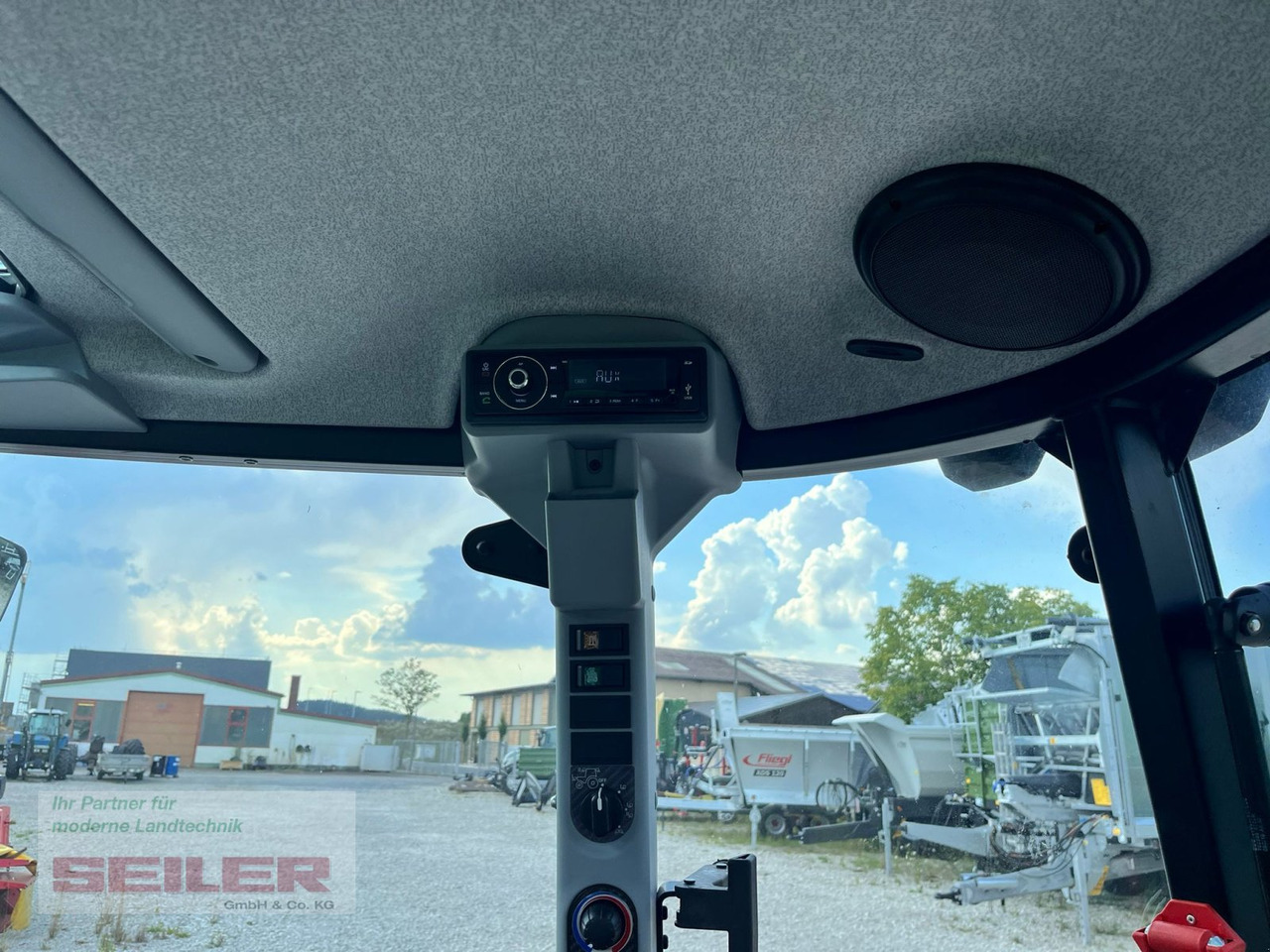 Steyr Kompakt 4075 HILO - Tractor: foto 5 Steyr Kompakt 4075 HILO - Tractor: foto 5