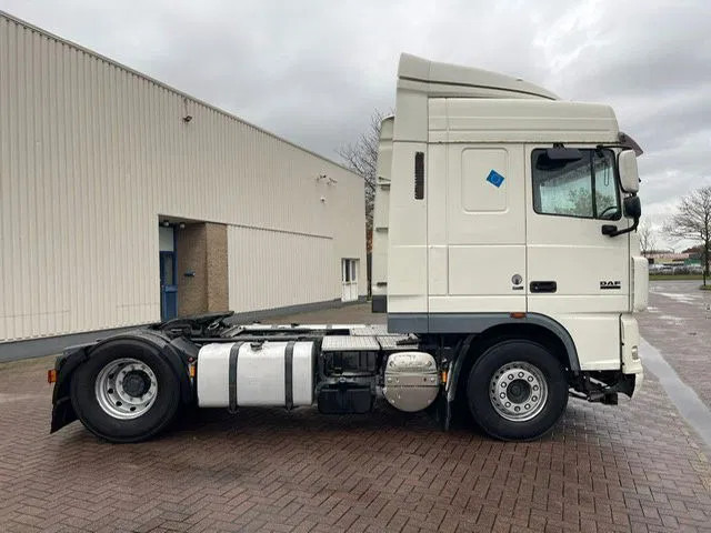 DAF XF 105.410 Euro 5 Automatic Retarder - Cabeza tractora: foto 2 DAF XF 105.410 Euro 5 Automatic Retarder - Cabeza tractora: foto 2