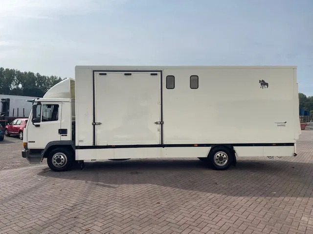 DAF LF 45.130 CLEAN HORSES NL-TRUCK - Camión para caballos: foto 4 DAF LF 45.130 CLEAN HORSES NL-TRUCK - Camión para caballos: foto 4