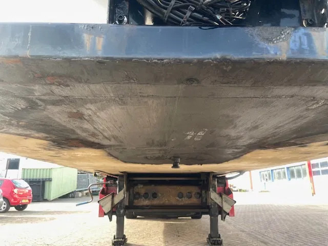 Kögel 3 AXELS (2X LIFT AXELS) DISK BRAKE 7CM FRIGO BOX - Caja cerrada semirremolque: foto 4 Kögel 3 AXELS (2X LIFT AXELS) DISK BRAKE 7CM FRIGO BOX - Caja cerrada semirremolque: foto 4