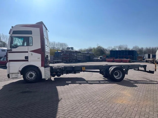 MAN TGA 18.460 Euro 3 Manual-gear Retarder - Chasis camión: foto 4 MAN TGA 18.460 Euro 3 Manual-gear Retarder - Chasis camión: foto 4