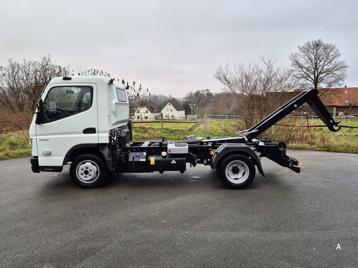 FUSO 3C15 Duonic Aut.City Abrollkipper AHK 3.5T - Multibasculante camión: foto 3 FUSO 3C15 Duonic Aut.City Abrollkipper AHK 3.5T - Multibasculante camión: foto 3