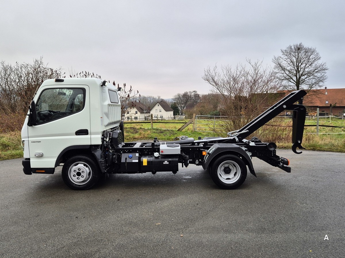 FUSO 3C15 Duonic Aut.City Abrollkipper AHK 3.5T - Multibasculante camión: foto 4 FUSO 3C15 Duonic Aut.City Abrollkipper AHK 3.5T - Multibasculante camión: foto 4