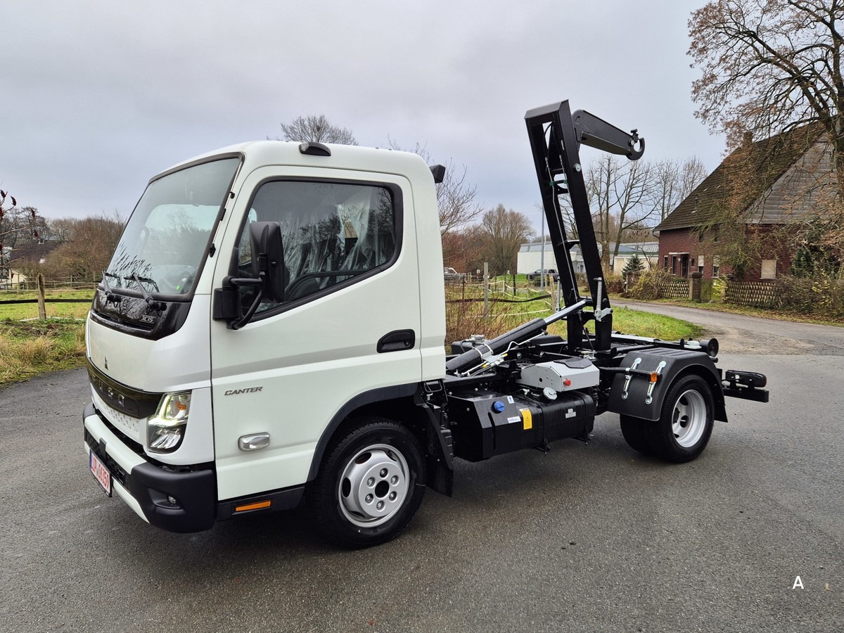 FUSO 3C15 Duonic Aut.City Abrollkipper AHK 3.5T - Multibasculante camión: foto 1 FUSO 3C15 Duonic Aut.City Abrollkipper AHK 3.5T - Multibasculante camión: foto 1