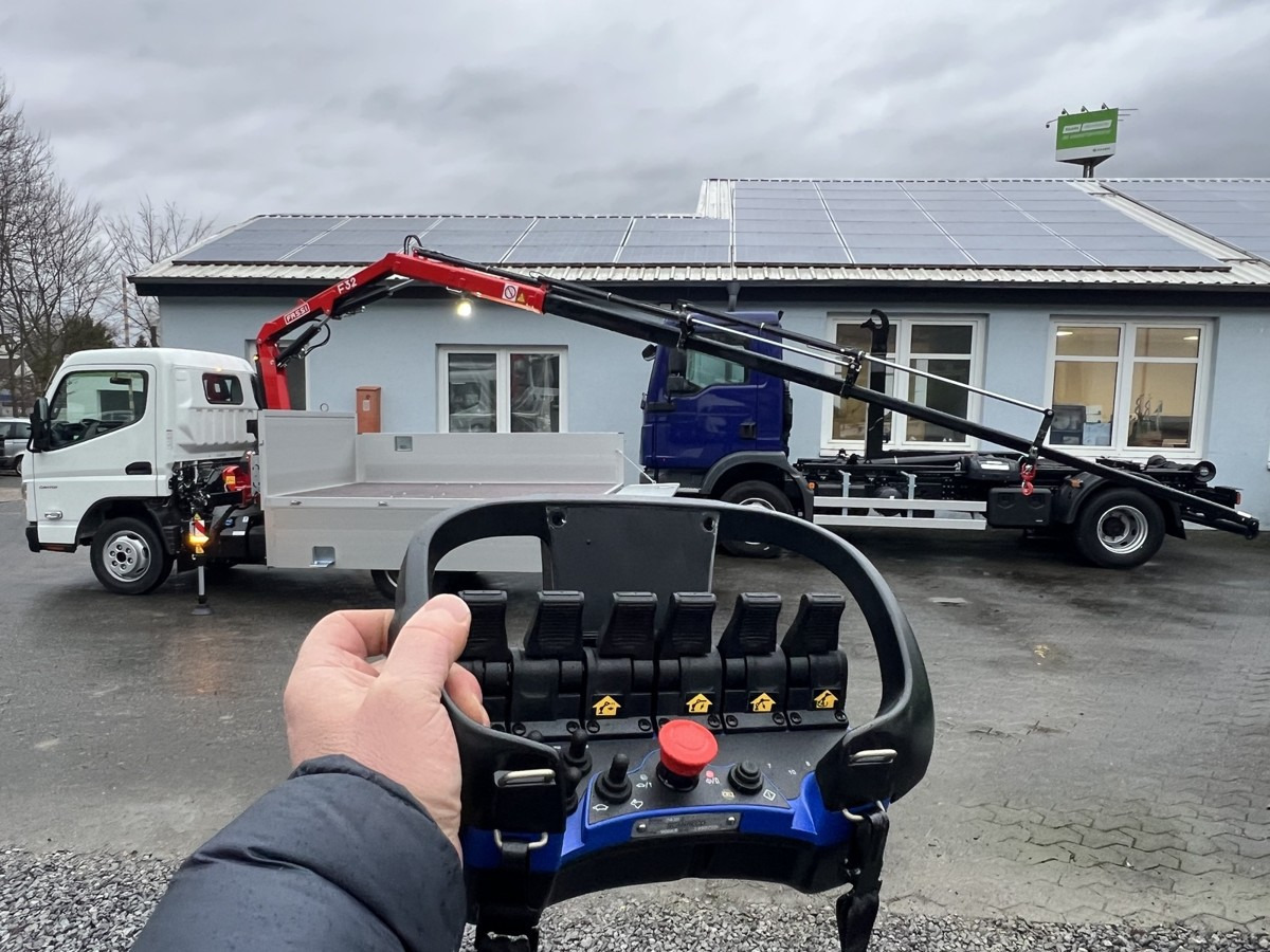 FUSO 3S15 Alu Pritsche 2.80m Ladekran Funk! - Caja abierta furgoneta: foto 2 FUSO 3S15 Alu Pritsche 2.80m Ladekran Funk! - Caja abierta furgoneta: foto 2
