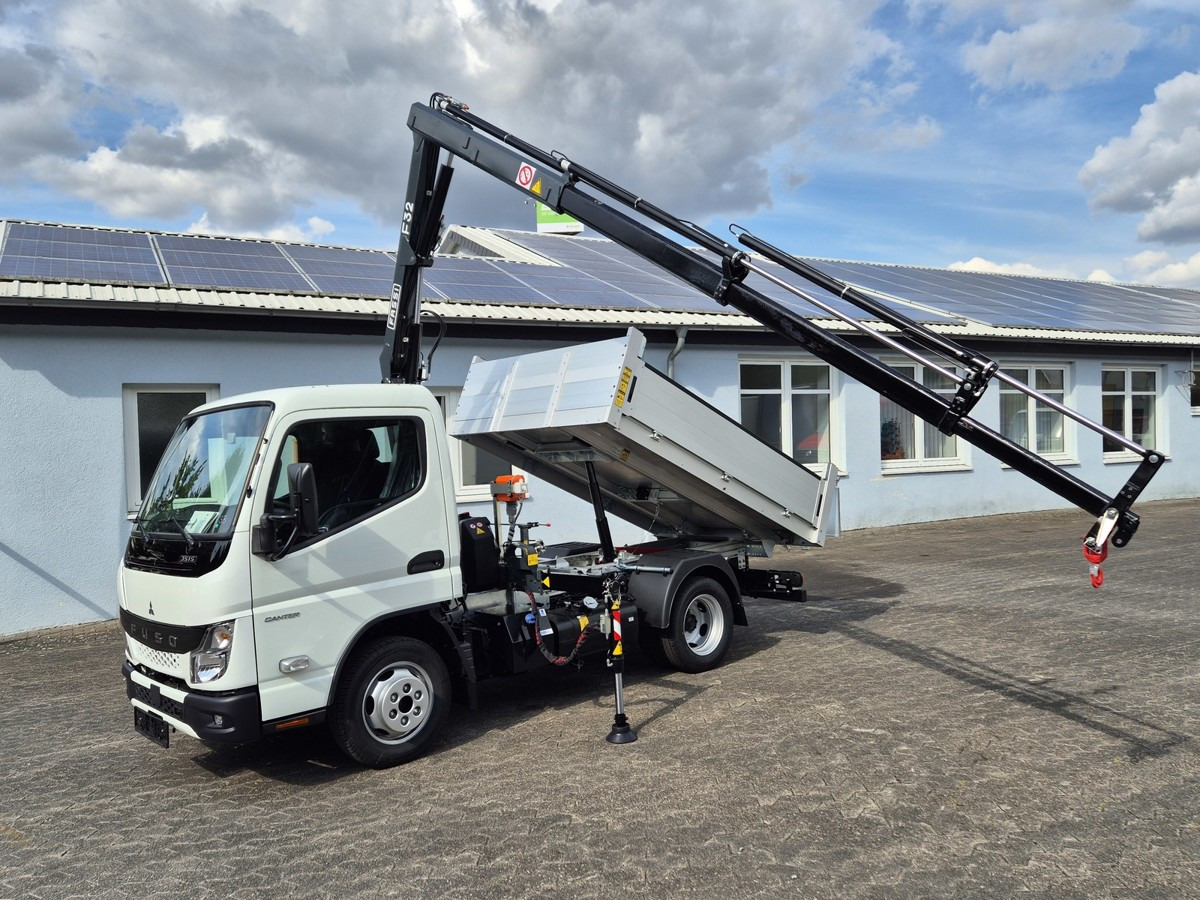 FUSO 3S15 Alukipper mit Ladekran Funk 3 x hydr. - Volquete furgoneta: foto 1 FUSO 3S15 Alukipper mit Ladekran Funk 3 x hydr. - Volquete furgoneta: foto 1