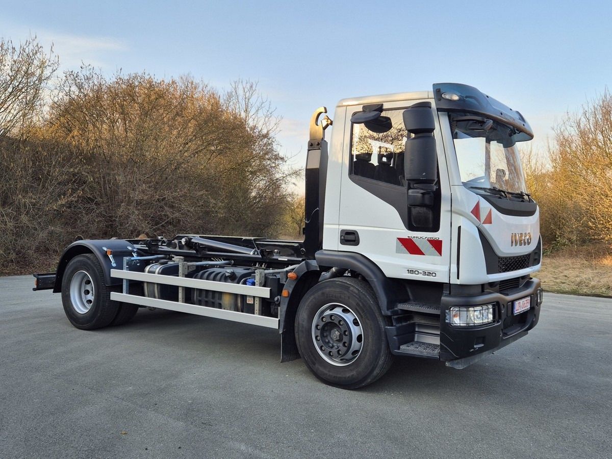 IVECO Euro Cargo 180E32 4x2 Abrollkipper Teleskoparm - Multibasculante camión: foto 4 IVECO Euro Cargo 180E32 4x2 Abrollkipper Teleskoparm - Multibasculante camión: foto 4
