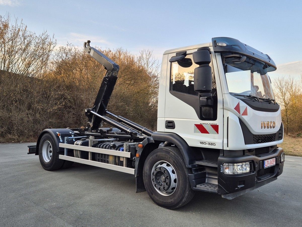 IVECO Euro Cargo 180E32 4x2 Abrollkipper Teleskoparm - Multibasculante camión: foto 1 IVECO Euro Cargo 180E32 4x2 Abrollkipper Teleskoparm - Multibasculante camión: foto 1