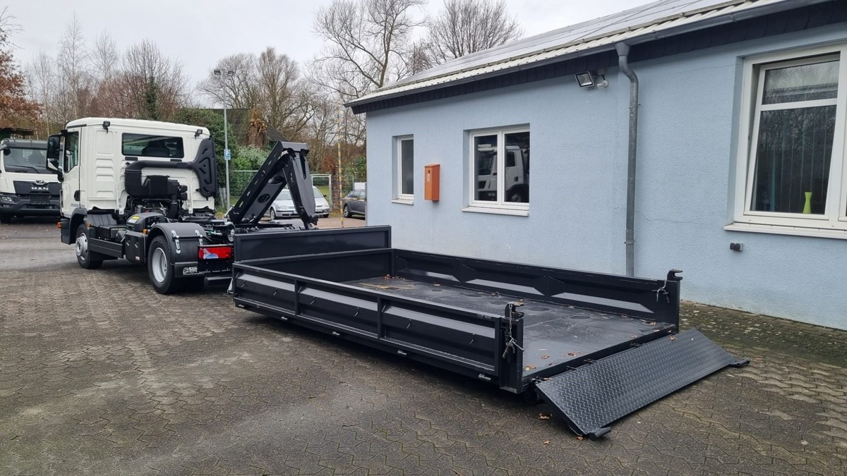 MAN TGL 12.220 BL NEU City Abrollkipper 8t TipMatic - Multibasculante camión: foto 2 MAN TGL 12.220 BL NEU City Abrollkipper 8t TipMatic - Multibasculante camión: foto 2