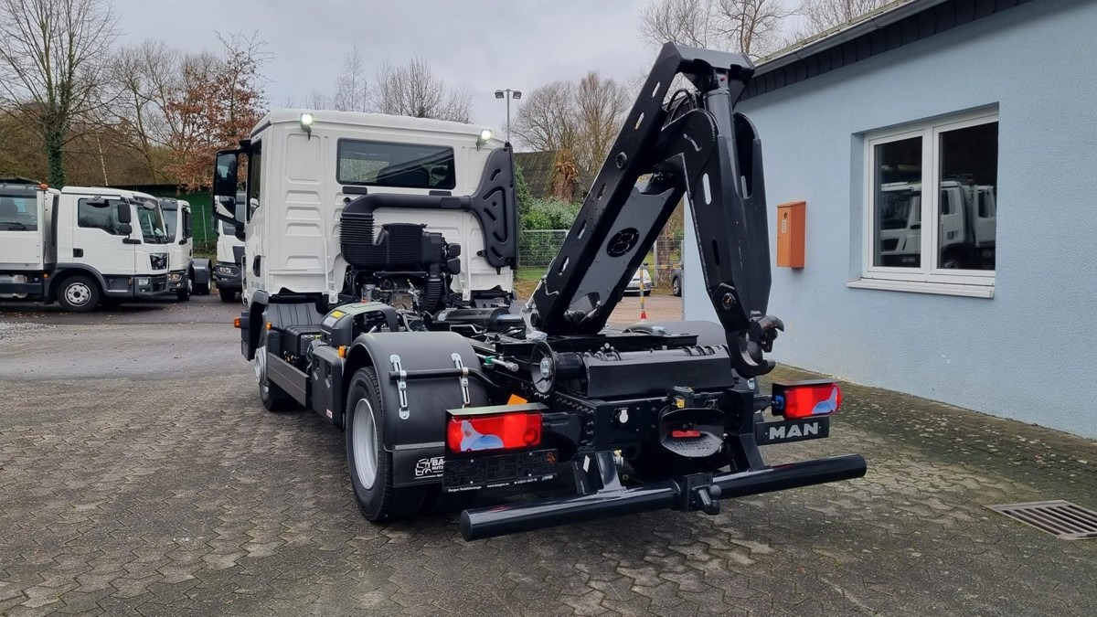 Multibasculante camión nuevo MAN TGL 12.220 BL NEU City Abrollkipper 8t TipMatic: foto 12 Multibasculante camión nuevo MAN TGL 12.220 BL NEU City Abrollkipper 8t TipMatic: foto 12