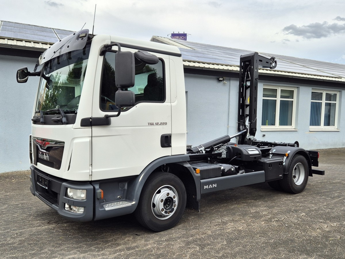 MAN TGL 12.250 BL City Abrollkipper AHK Euro 6 - Multibasculante camión: foto 2 MAN TGL 12.250 BL City Abrollkipper AHK Euro 6 - Multibasculante camión: foto 2
