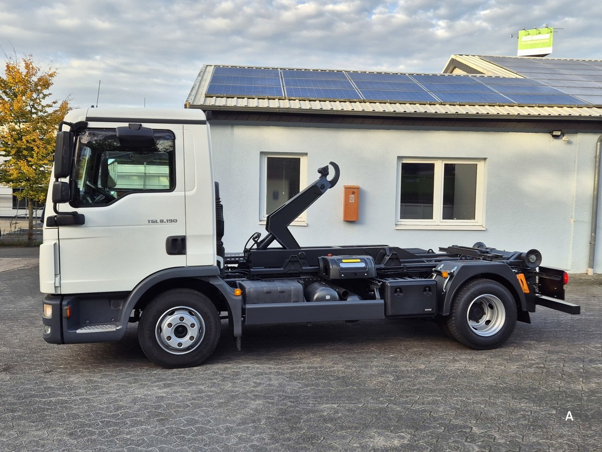 MAN TGL 8.190 BL City Abrollkipper Aut., 2 x AHK sof - Multibasculante camión: foto 4 MAN TGL 8.190 BL City Abrollkipper Aut., 2 x AHK sof - Multibasculante camión: foto 4